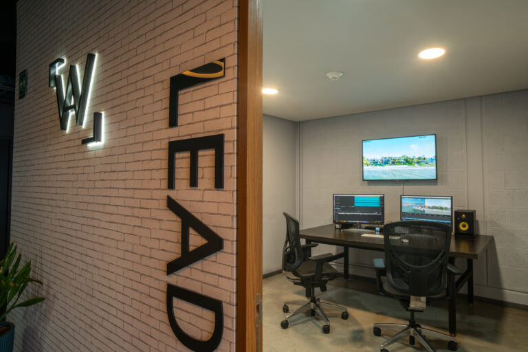 Wide Angle 26-061
